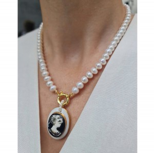 Colier clasic cu perle...