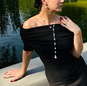 Colier lung cu perle Edison...