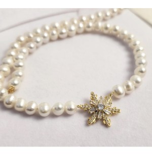 Colier cu perle de cultura...