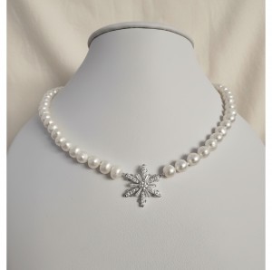 Colier cu perle de cultura...