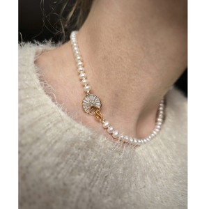 Colier clasic cu perle...